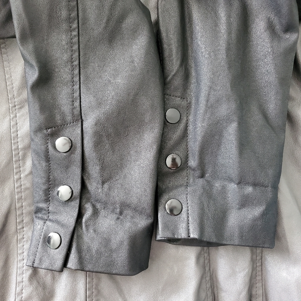 NWOT Kut From The Kloth Gray Faux Leather Jacket - Picture 6 of 6